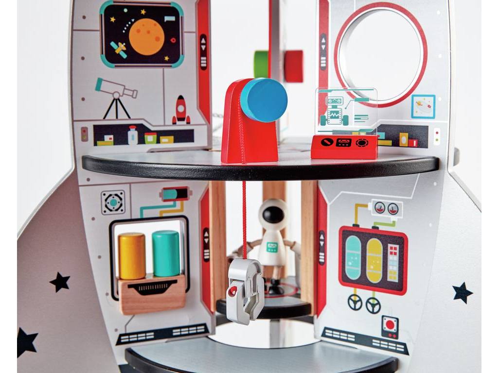 FOUR-DECK SPACE ROCKET