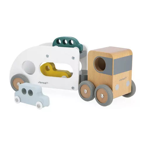 Camión transportador de coches con 3 vehiculos