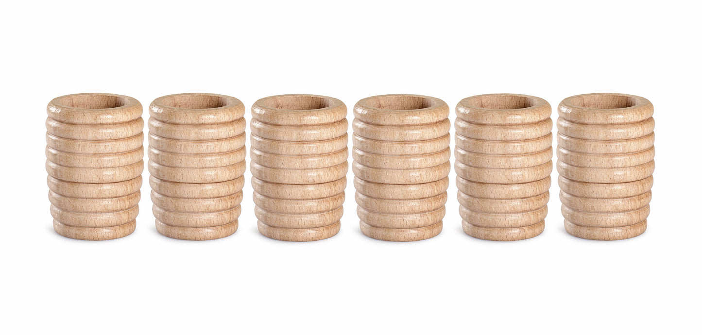 Cubiletes de madera Montessori para estimular la motricidad fina