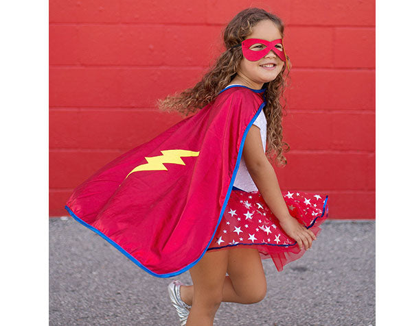 CAPA Y TUTÚ SUPERHEROINA
