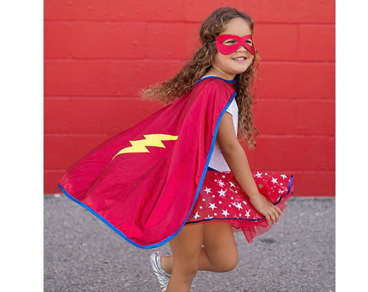 CAPA Y TUTÚ SUPERHEROINA